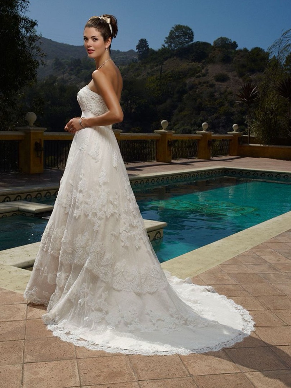 Casablanca Bridal 1900
Champagne Wedding Dress
Strapless A Line Intricate Lace